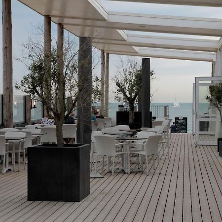 Beautiful And Spacious Villa With A Panoramic View Near The Beach Of Cadzand Exterior foto